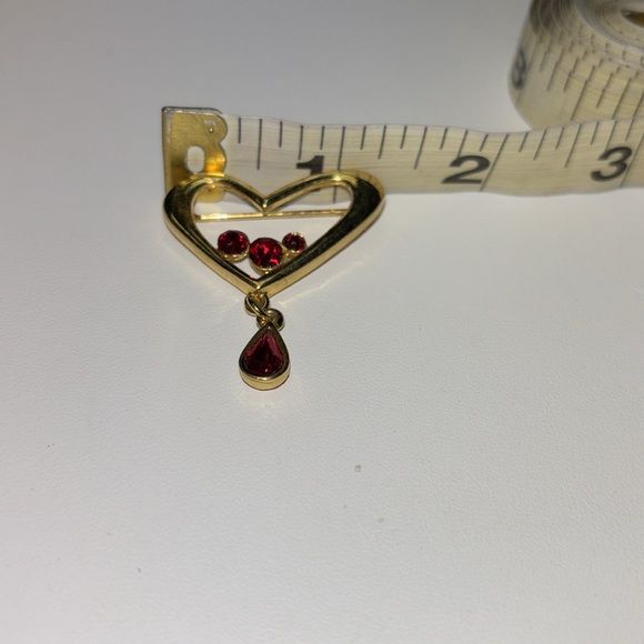 Lia Heart Pin - Picture 6 of 7